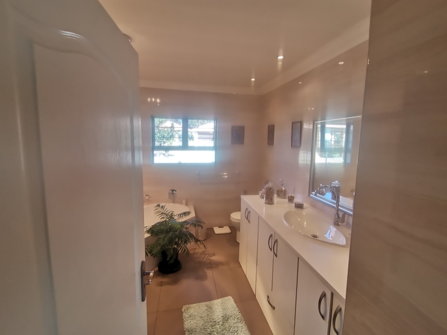3 Bedroom Property for Sale in New Market Park Gauteng