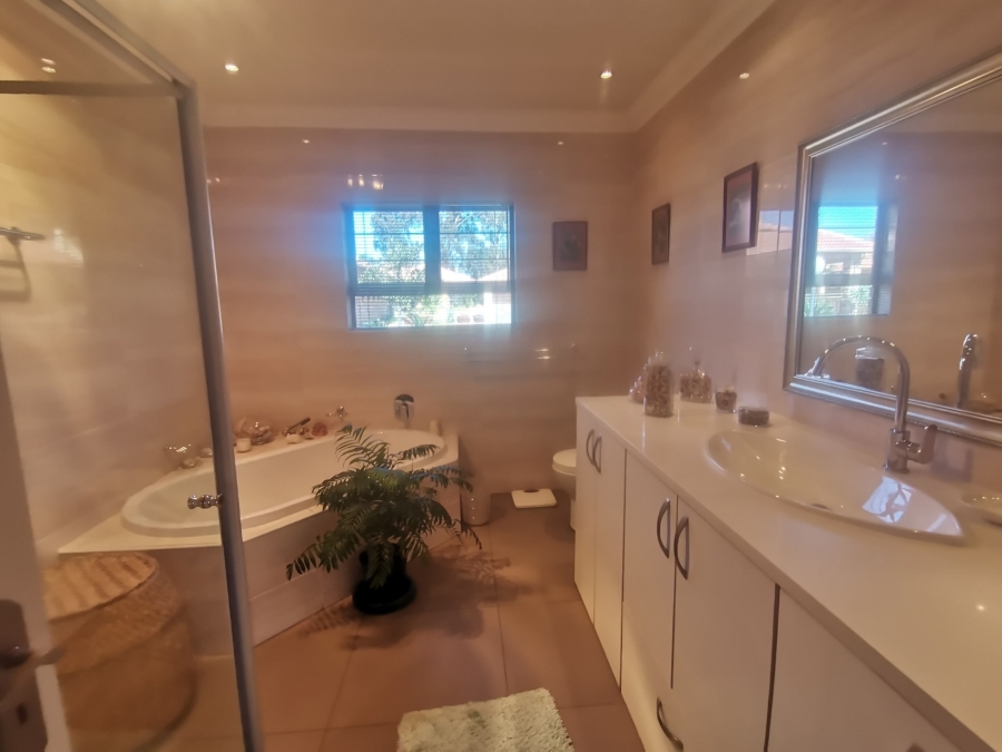 3 Bedroom Property for Sale in New Market Park Gauteng