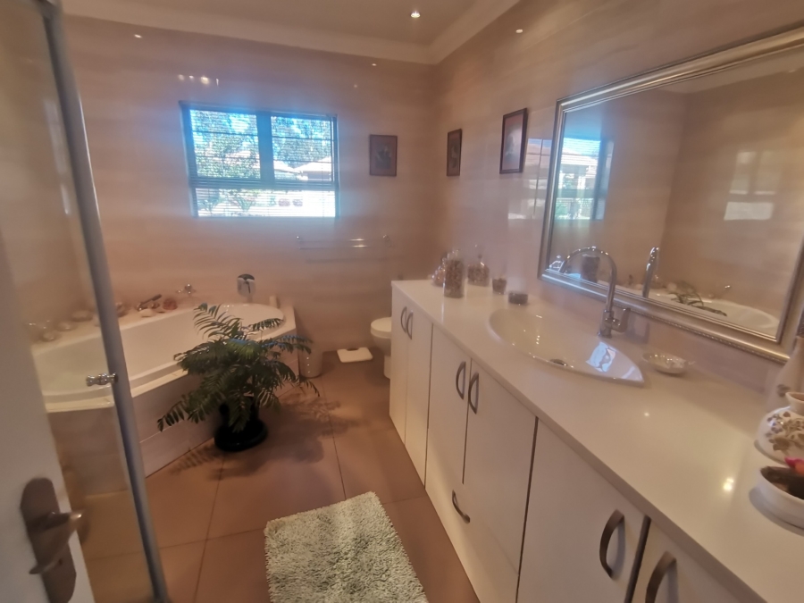3 Bedroom Property for Sale in New Market Park Gauteng