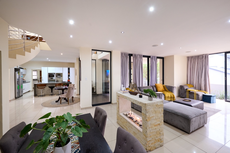 4 Bedroom Property for Sale in Waterfall Country Village Gauteng