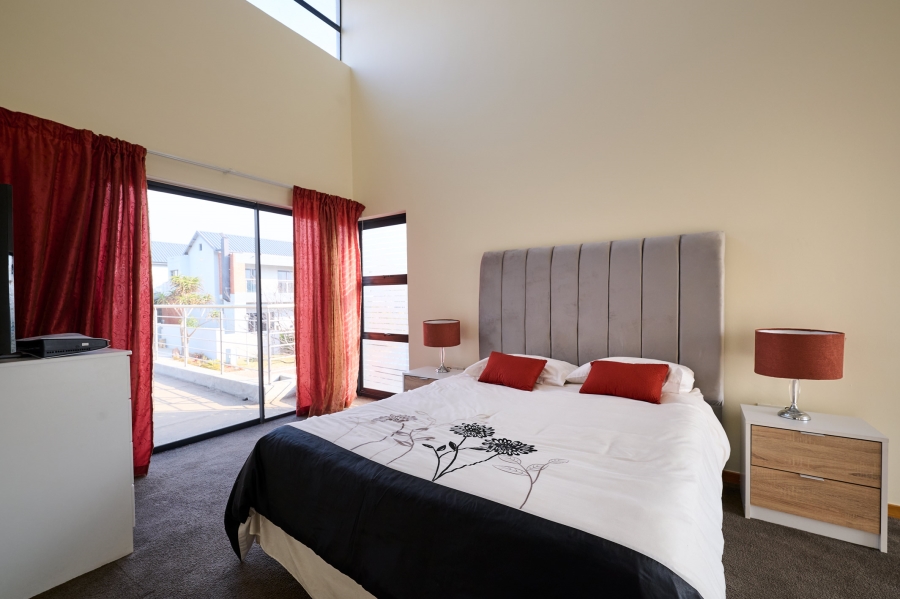 4 Bedroom Property for Sale in Waterfall Country Village Gauteng