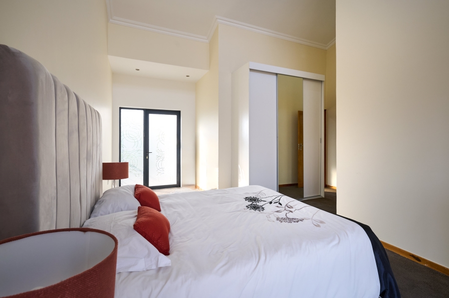 4 Bedroom Property for Sale in Waterfall Country Village Gauteng