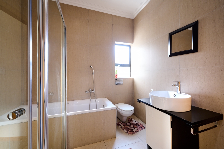 4 Bedroom Property for Sale in Waterfall Country Village Gauteng
