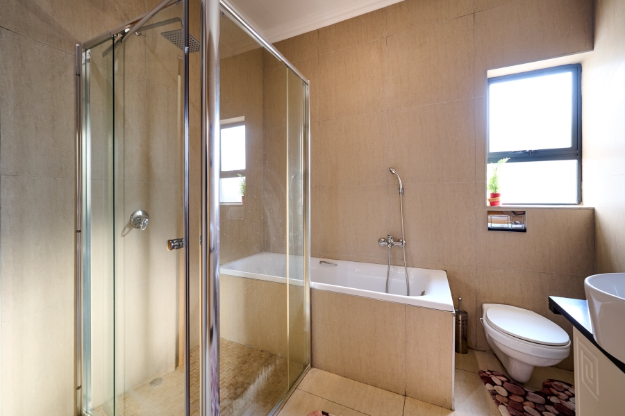 4 Bedroom Property for Sale in Waterfall Country Village Gauteng