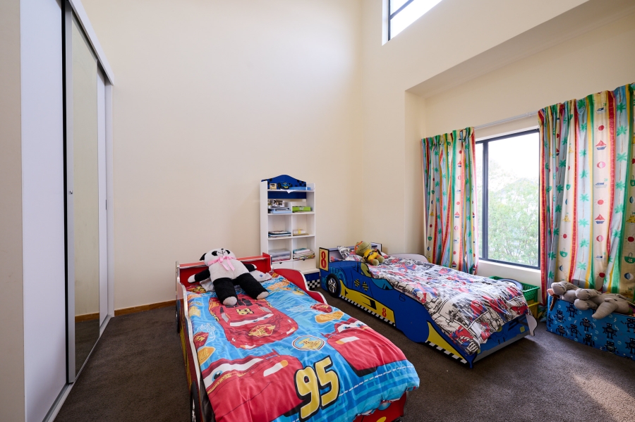 4 Bedroom Property for Sale in Waterfall Country Village Gauteng