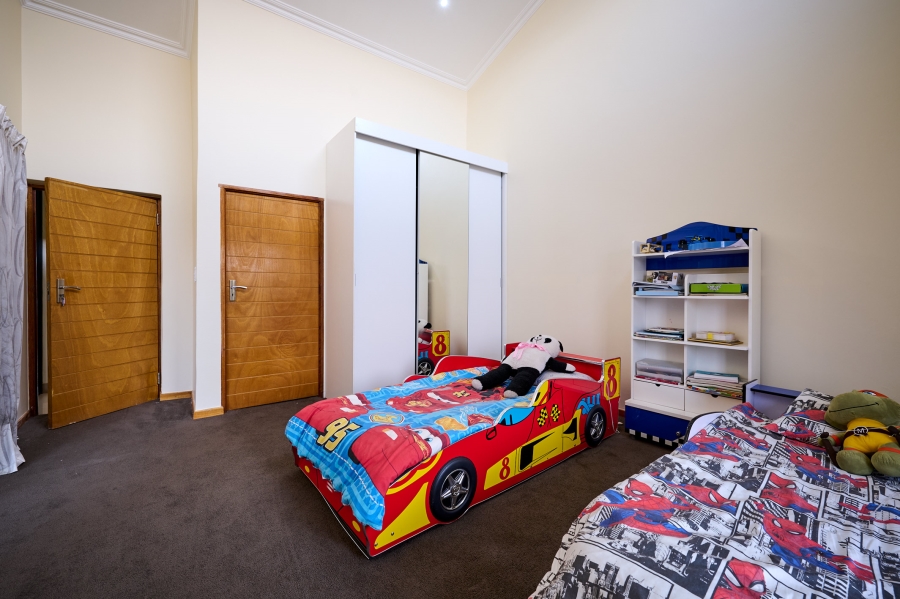 4 Bedroom Property for Sale in Waterfall Country Village Gauteng