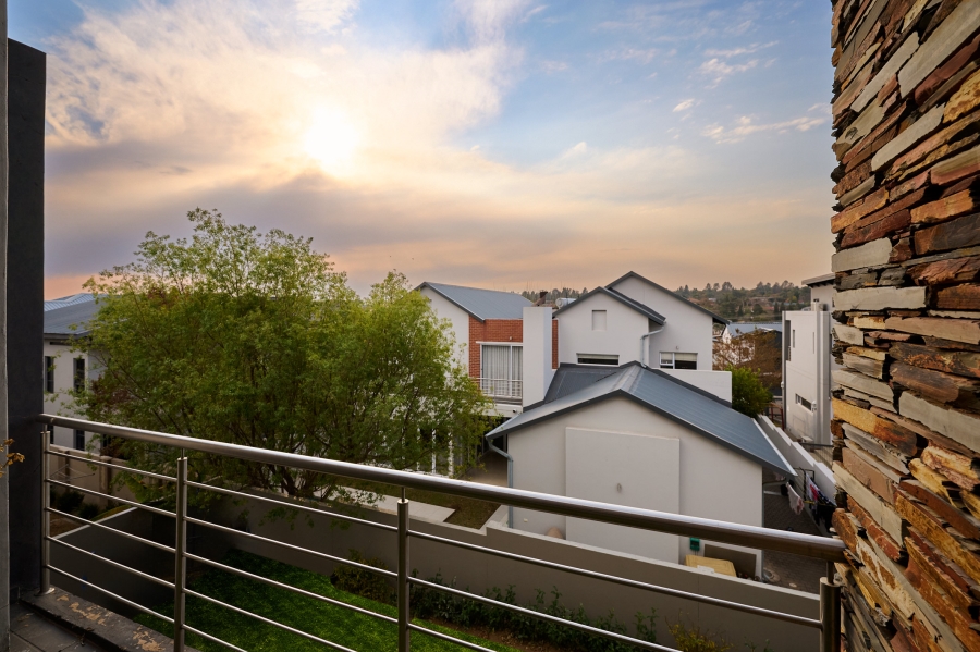 4 Bedroom Property for Sale in Waterfall Country Village Gauteng