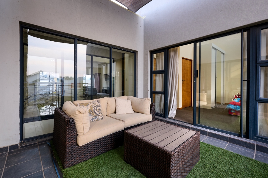 4 Bedroom Property for Sale in Waterfall Country Village Gauteng