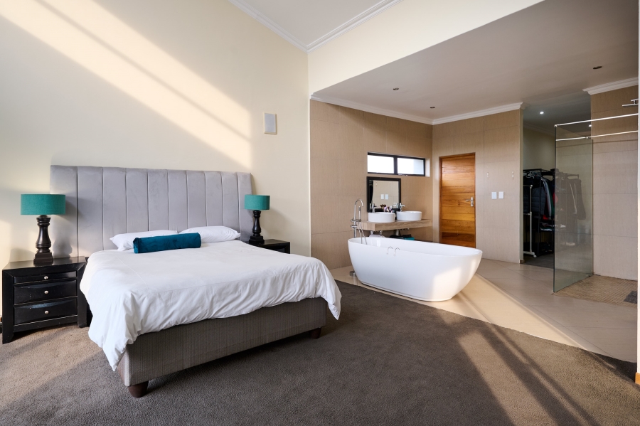 4 Bedroom Property for Sale in Waterfall Country Village Gauteng