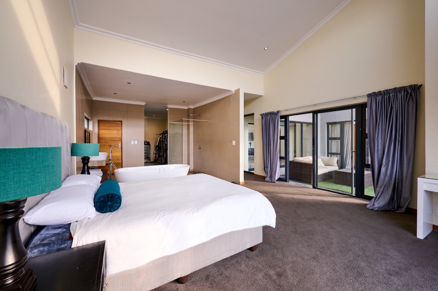 4 Bedroom Property for Sale in Waterfall Country Village Gauteng