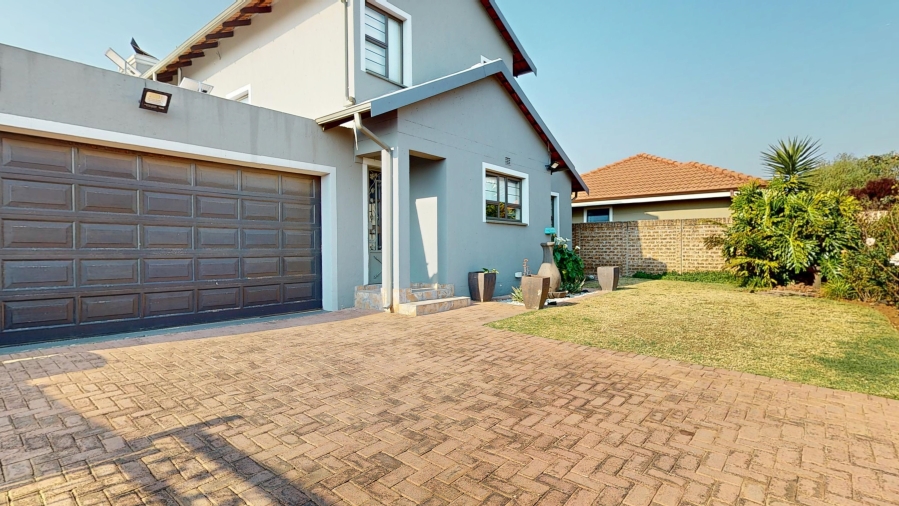 3 Bedroom Property for Sale in Parkrand Gauteng