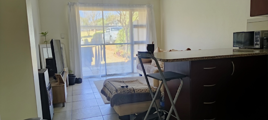 To Let 1 Bedroom Property for Rent in Jackal Creek Golf Estate Gauteng