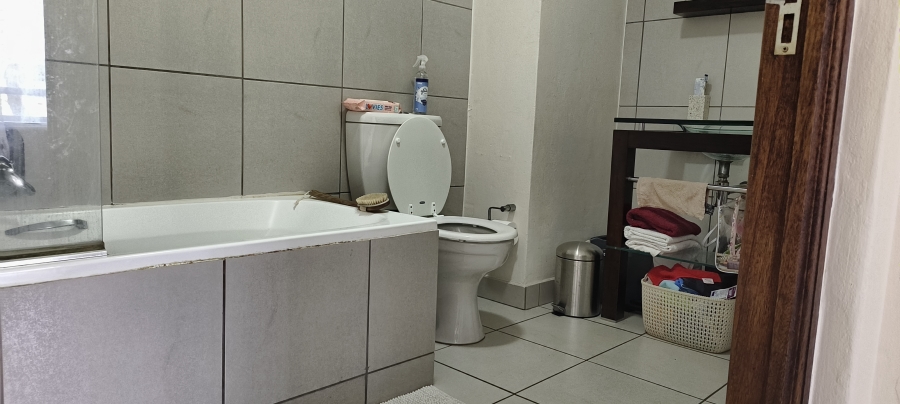 To Let 1 Bedroom Property for Rent in Jackal Creek Golf Estate Gauteng