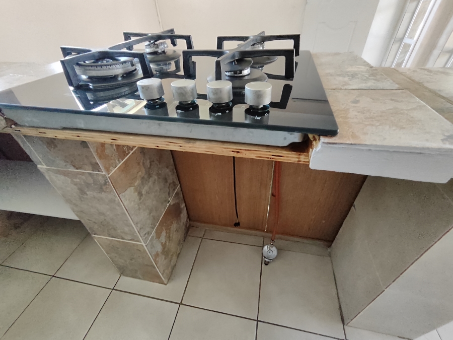 To Let 1 Bedroom Property for Rent in Glen Austin Gauteng