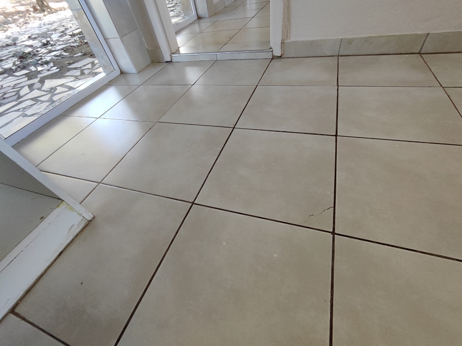To Let 1 Bedroom Property for Rent in Glen Austin Gauteng