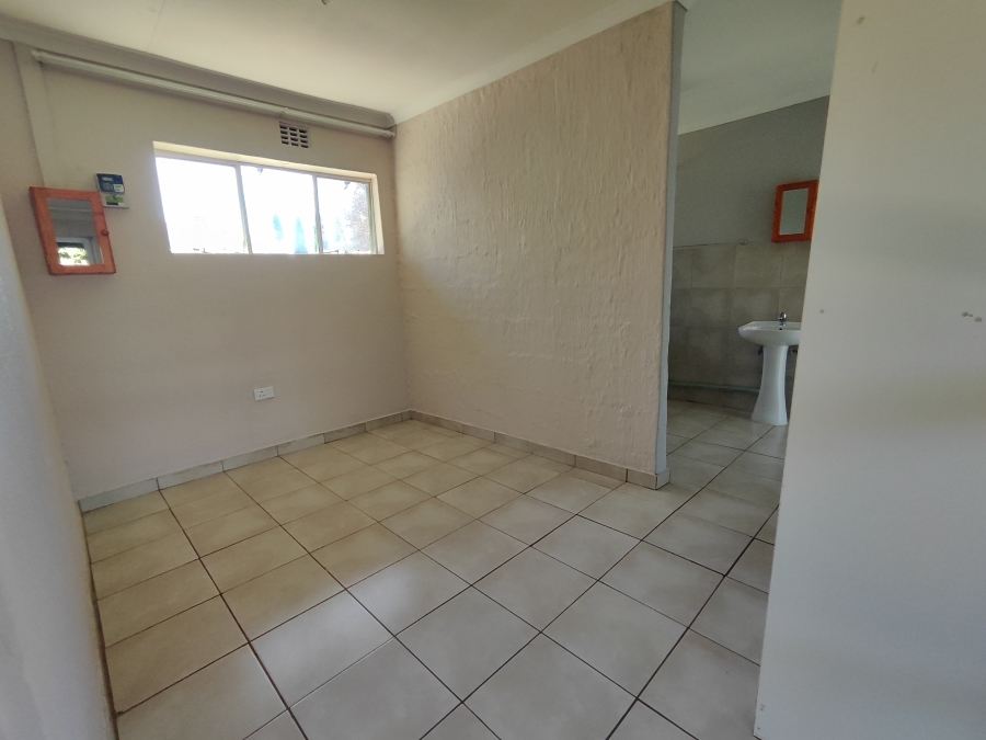 To Let 1 Bedroom Property for Rent in Glen Austin Gauteng
