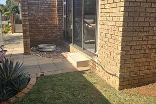 2 Bedroom Property for Sale in Magalieskruin Gauteng