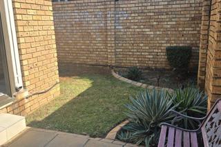 2 Bedroom Property for Sale in Magalieskruin Gauteng