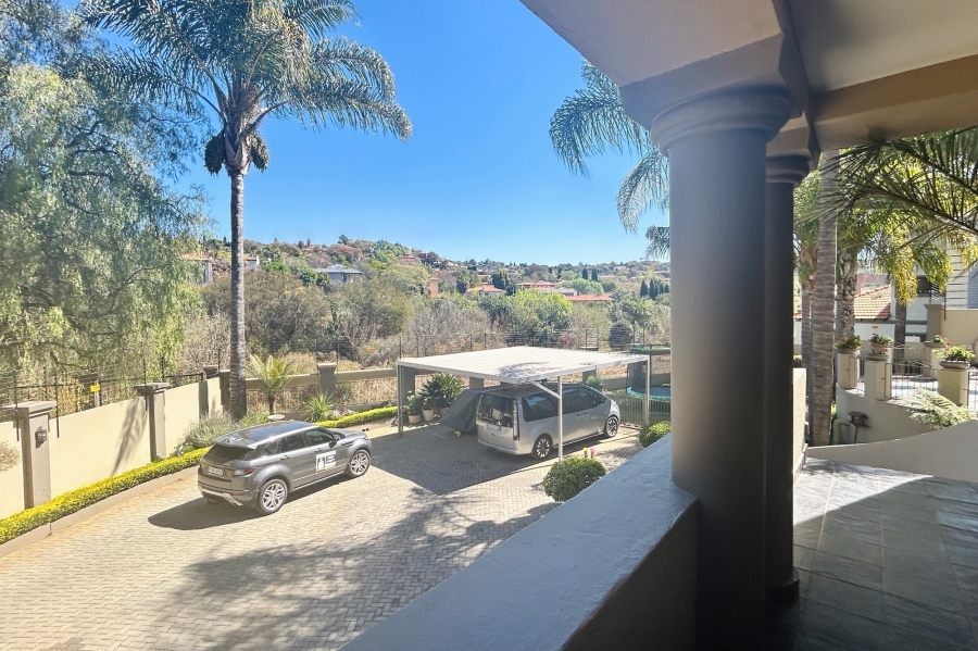 5 Bedroom Property for Sale in Waterkloof Ridge Gauteng