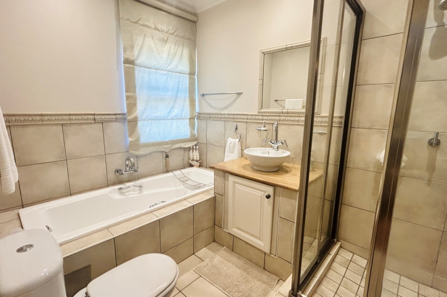 5 Bedroom Property for Sale in Waterkloof Ridge Gauteng