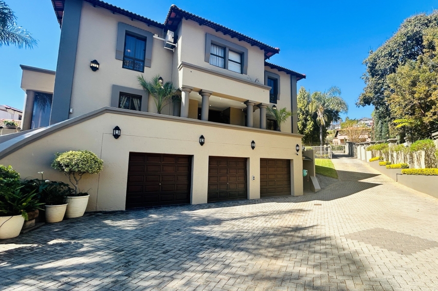 5 Bedroom Property for Sale in Waterkloof Ridge Gauteng