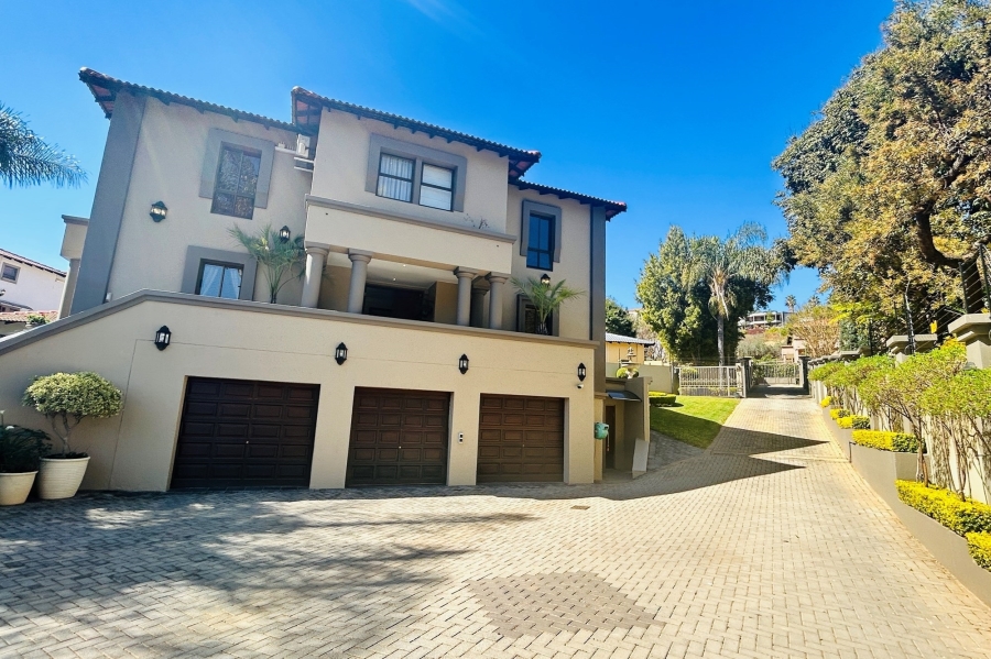 5 Bedroom Property for Sale in Waterkloof Ridge Gauteng