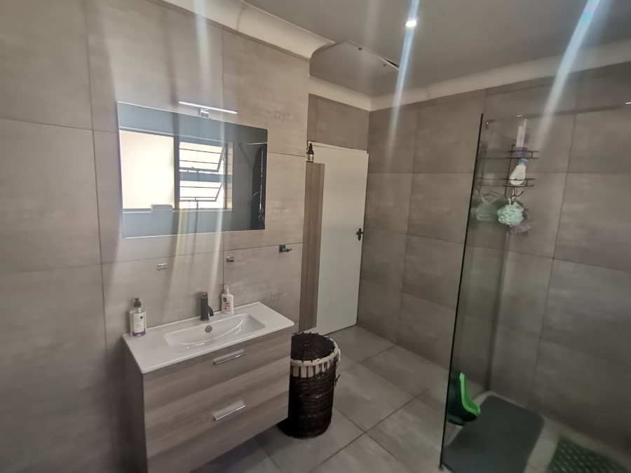 3 Bedroom Property for Sale in Raceview Gauteng