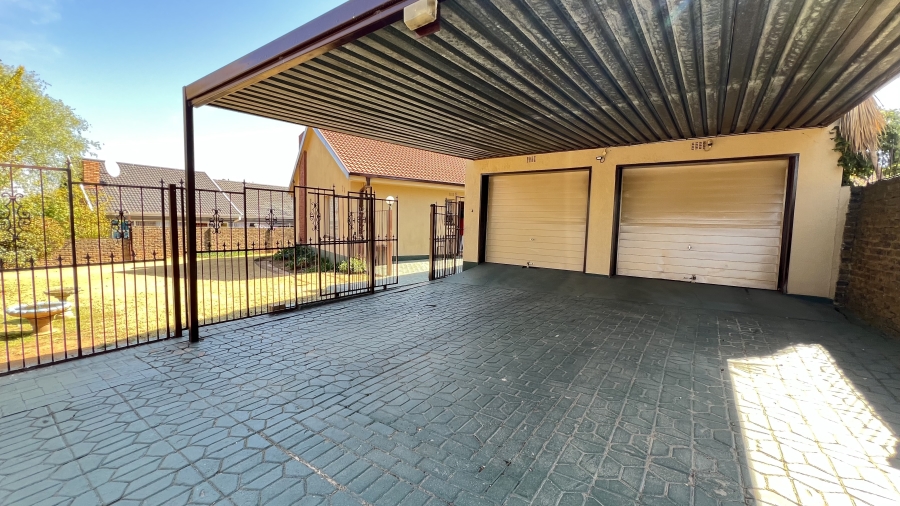 3 Bedroom Property for Sale in Greenhills Gauteng