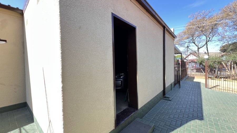 3 Bedroom Property for Sale in Greenhills Gauteng