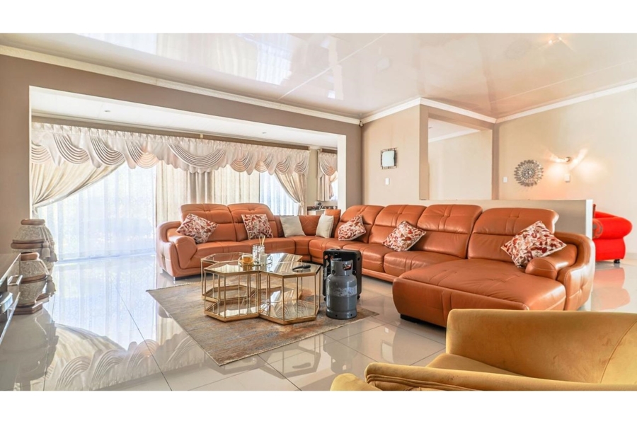 3 Bedroom Property for Sale in Linmeyer Gauteng