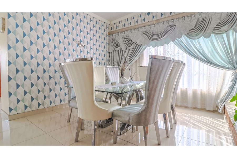 3 Bedroom Property for Sale in Linmeyer Gauteng