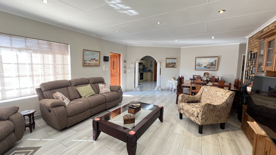 3 Bedroom Property for Sale in Eike Park Gauteng