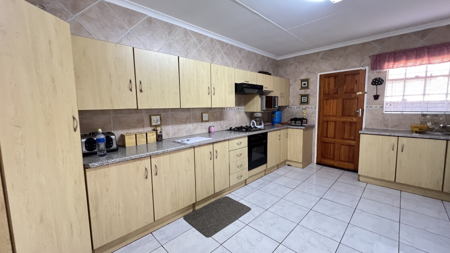 3 Bedroom Property for Sale in Eike Park Gauteng