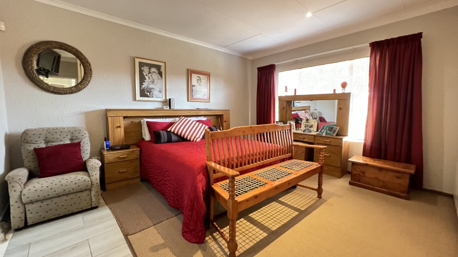3 Bedroom Property for Sale in Eike Park Gauteng