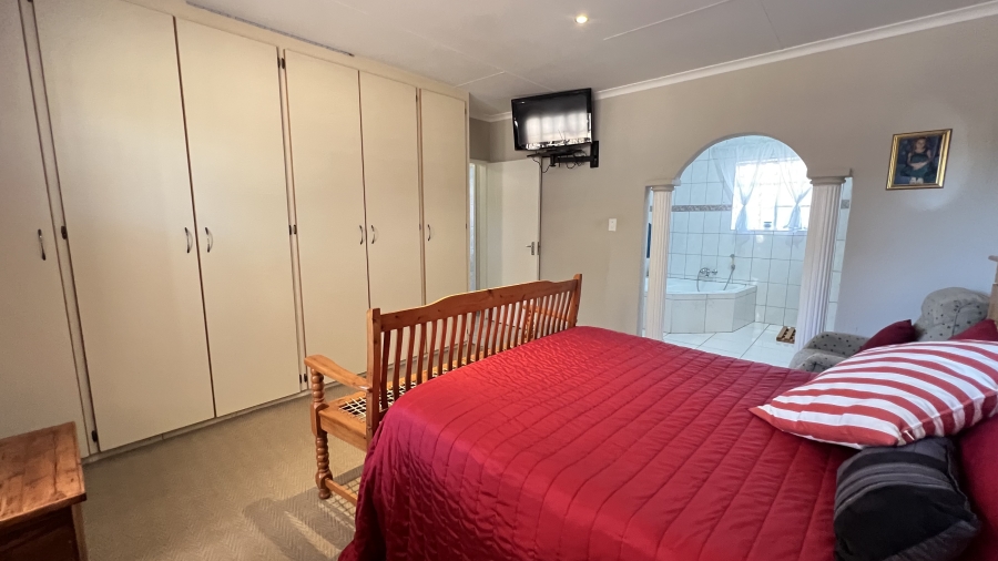 3 Bedroom Property for Sale in Eike Park Gauteng