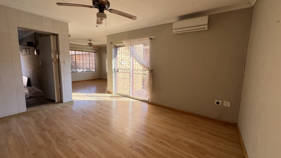 2 Bedroom Property for Sale in Eike Park Gauteng