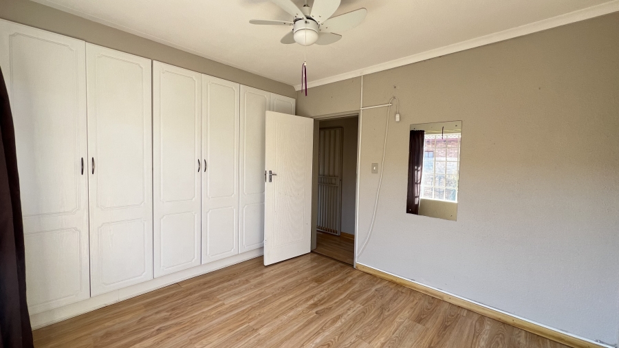 2 Bedroom Property for Sale in Eike Park Gauteng
