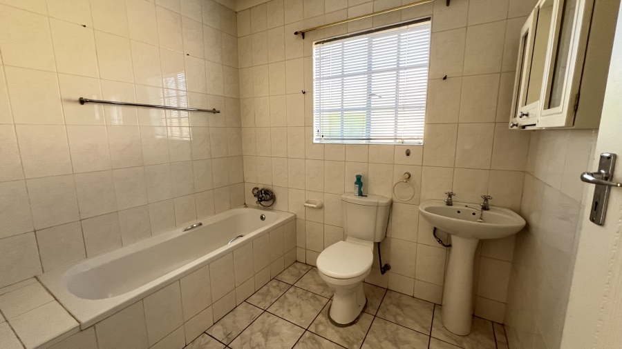 2 Bedroom Property for Sale in Eike Park Gauteng