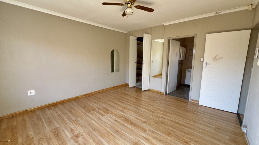 2 Bedroom Property for Sale in Eike Park Gauteng