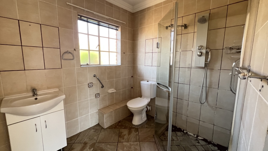 2 Bedroom Property for Sale in Eike Park Gauteng