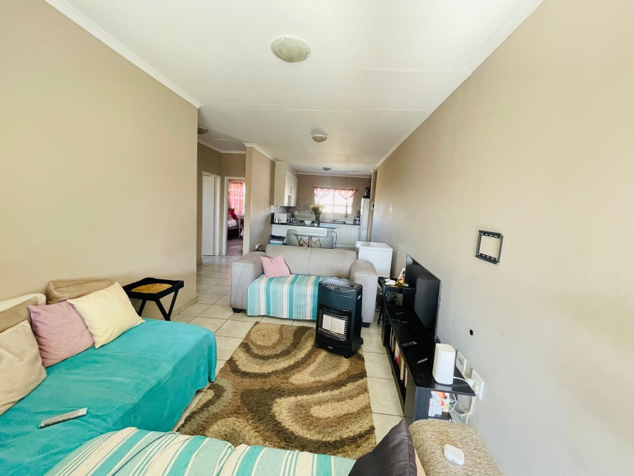 2 Bedroom Property for Sale in Die Hoewes Gauteng