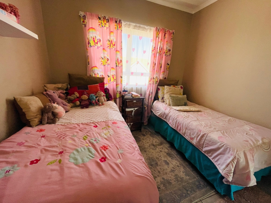 2 Bedroom Property for Sale in Die Hoewes Gauteng
