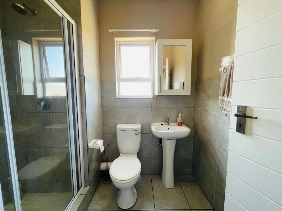 2 Bedroom Property for Sale in Die Hoewes Gauteng