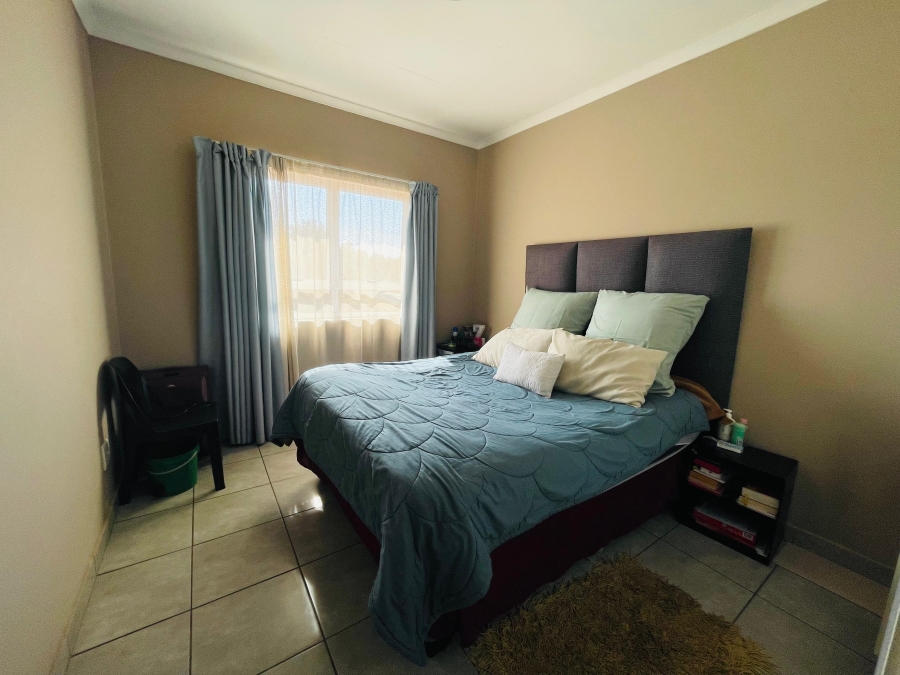 2 Bedroom Property for Sale in Die Hoewes Gauteng