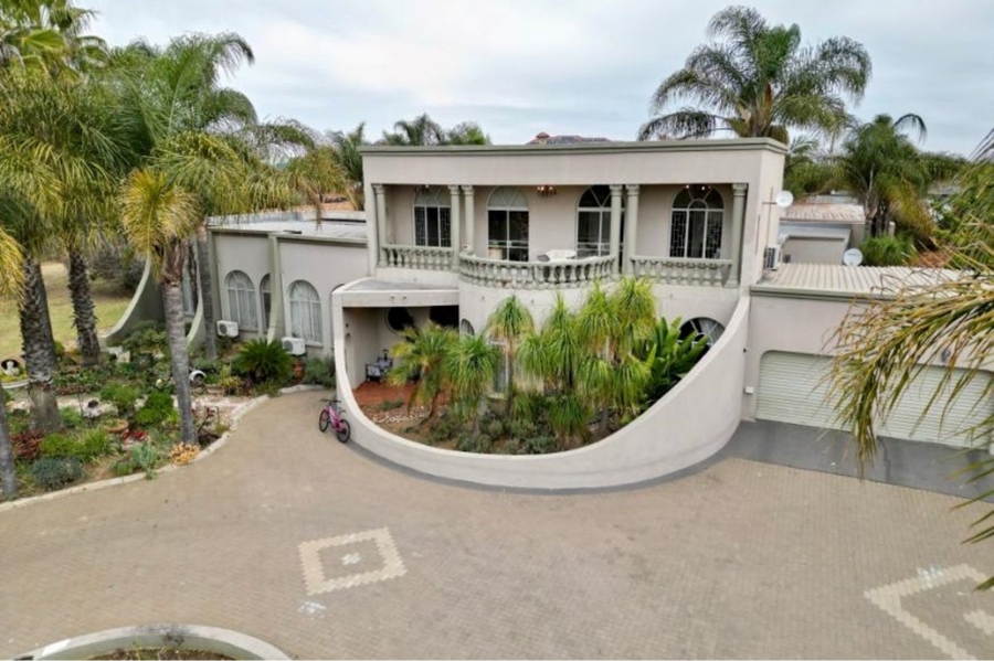 9 Bedroom Property for Sale in Mooikloof Equestrian Estate Gauteng