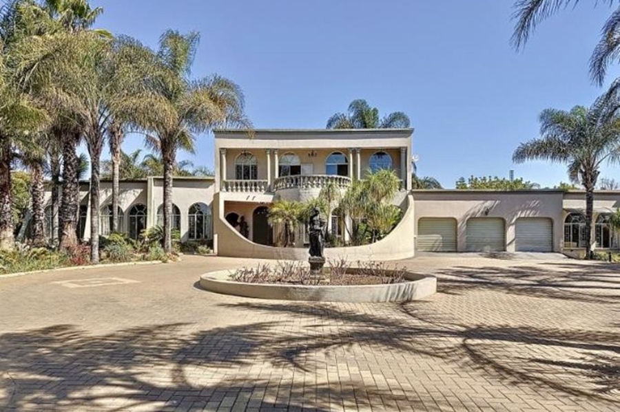 9 Bedroom Property for Sale in Mooikloof Equestrian Estate Gauteng