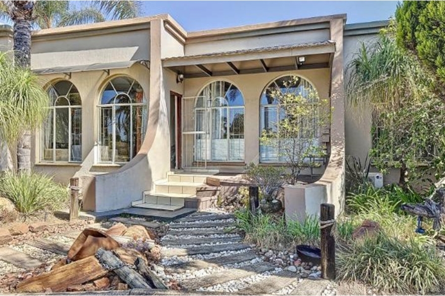 9 Bedroom Property for Sale in Mooikloof Equestrian Estate Gauteng