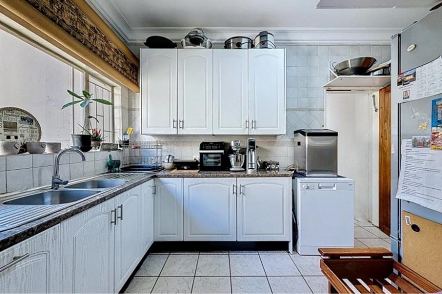 9 Bedroom Property for Sale in Mooikloof Equestrian Estate Gauteng