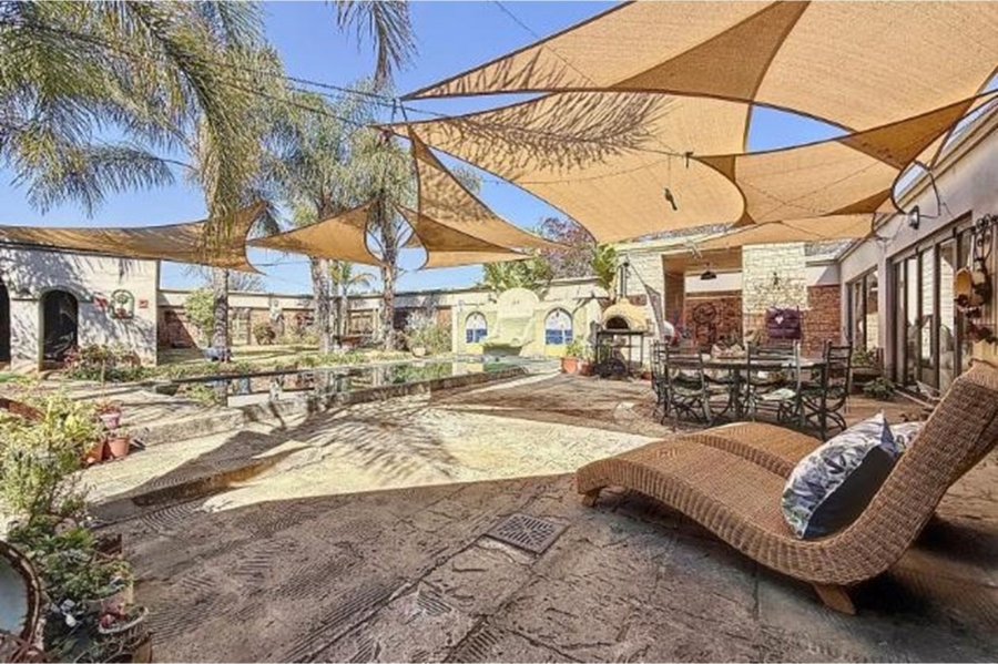 9 Bedroom Property for Sale in Mooikloof Equestrian Estate Gauteng