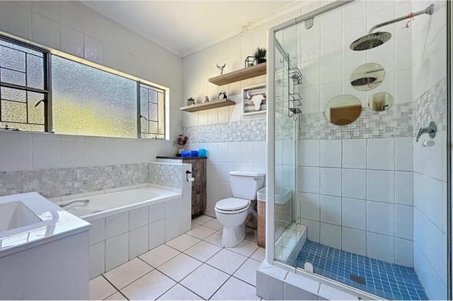 9 Bedroom Property for Sale in Mooikloof Equestrian Estate Gauteng